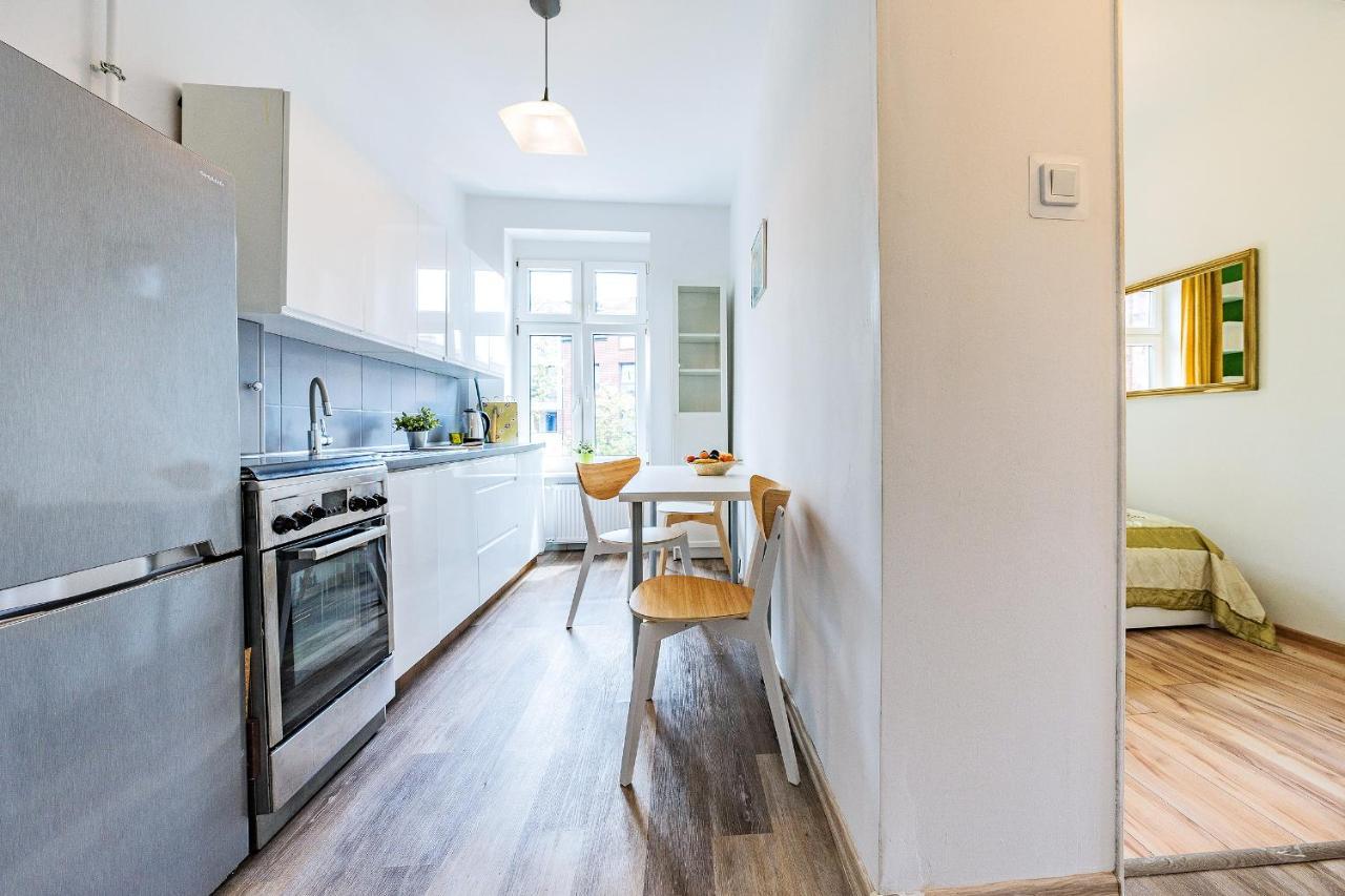 Przytulny Z 2 Sypialniami Na Starym Miescie/ 2bedrooms Old Town Huoneisto Gdańsk